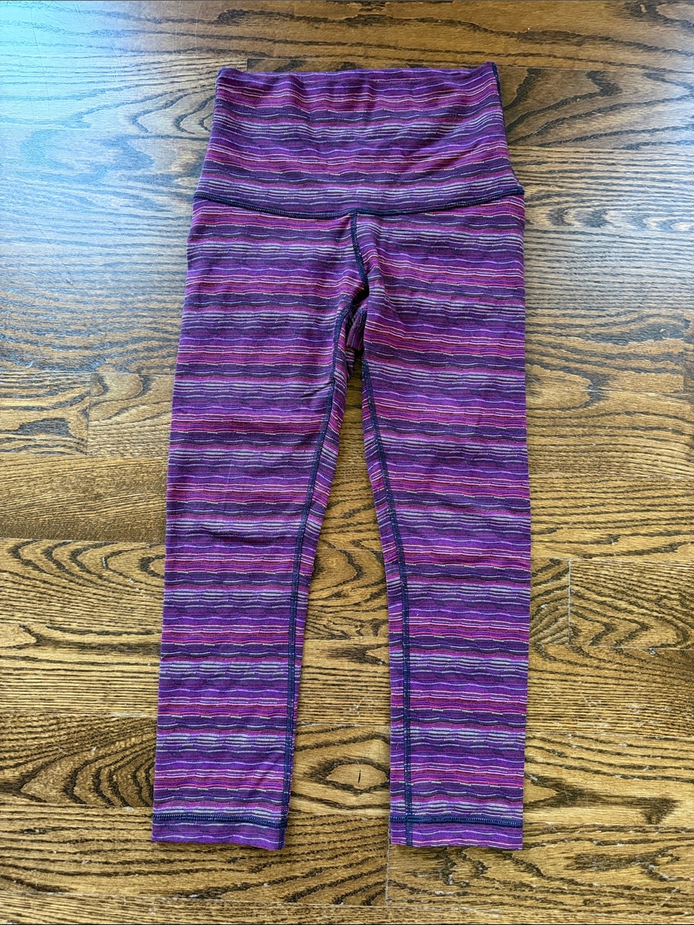 lululemon athletica Women’s Cropped Purple Striped Performance Leggings
